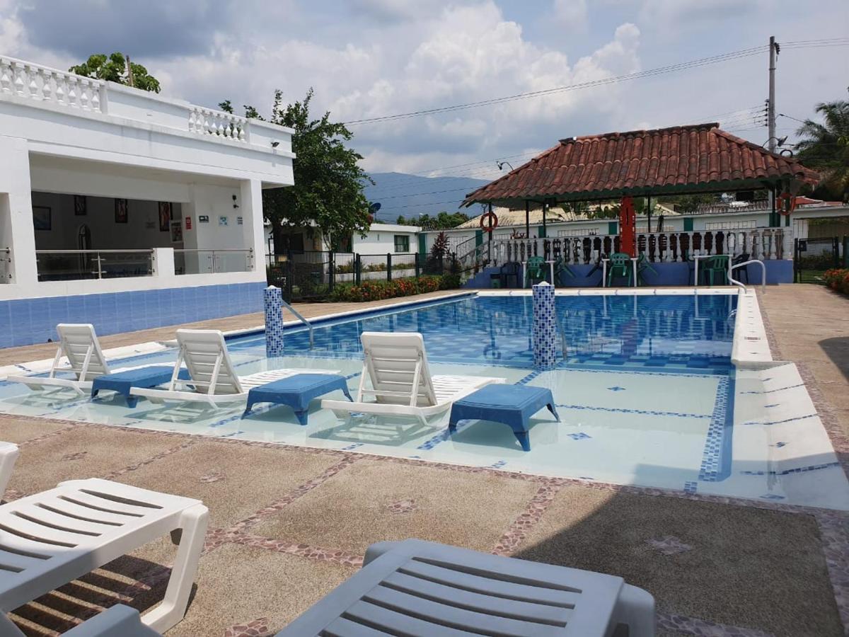 Hotel Maratea Melgar Bagian luar foto